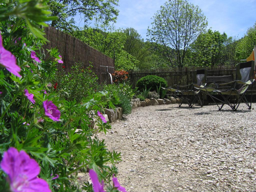 Auberge De Trente Pas Saint-Ferreol-Trente-Pas Luaran gambar